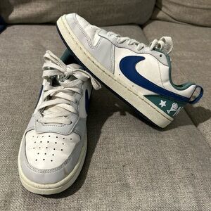 Nike Kids White and Navy Sneakers